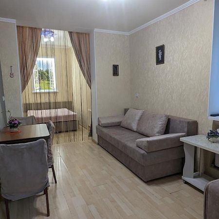 Таунхаус Біля Жд Вокзала Vinnytsia Extérieur photo
